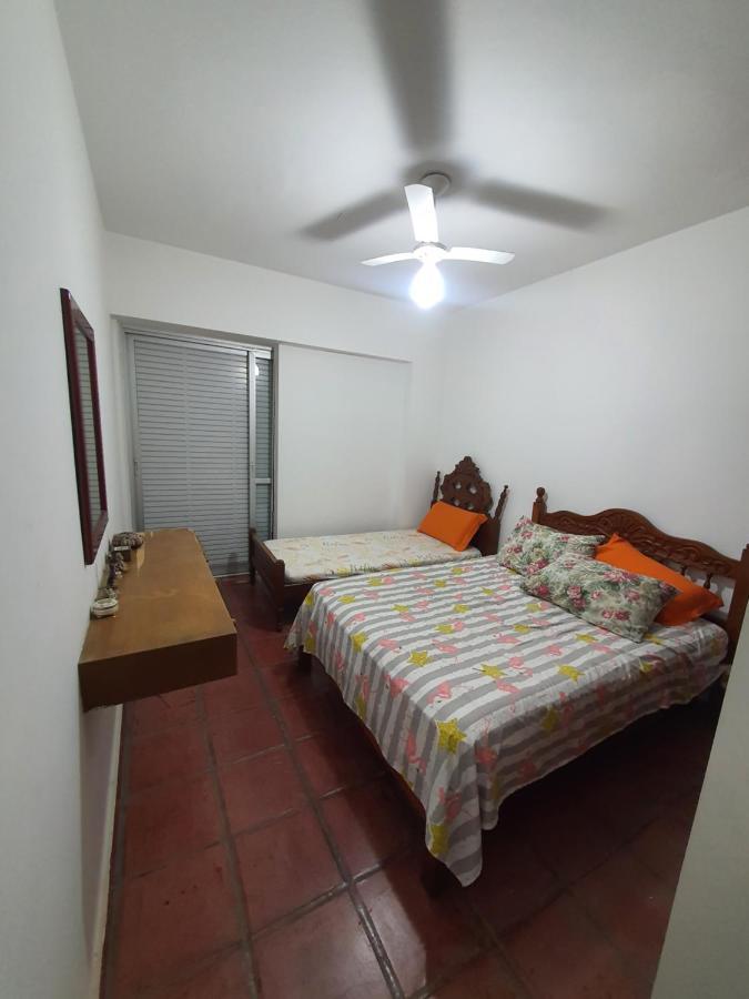 Апартаменты Apartamento Beira Mar Гуаружа Экстерьер фото